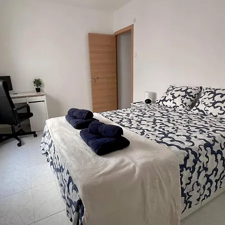 Apartment Piso Entero En Marq - Castillo,
